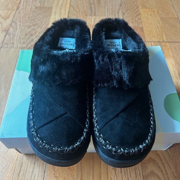 Earth Origins Shoes - EARTH ORIGINS Black Fur-Lined Slippers